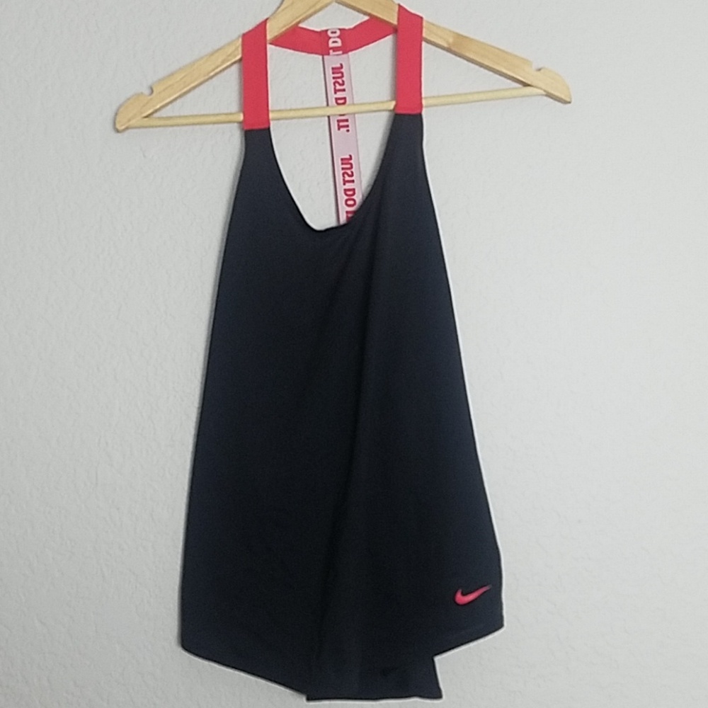NIKE Workout Top